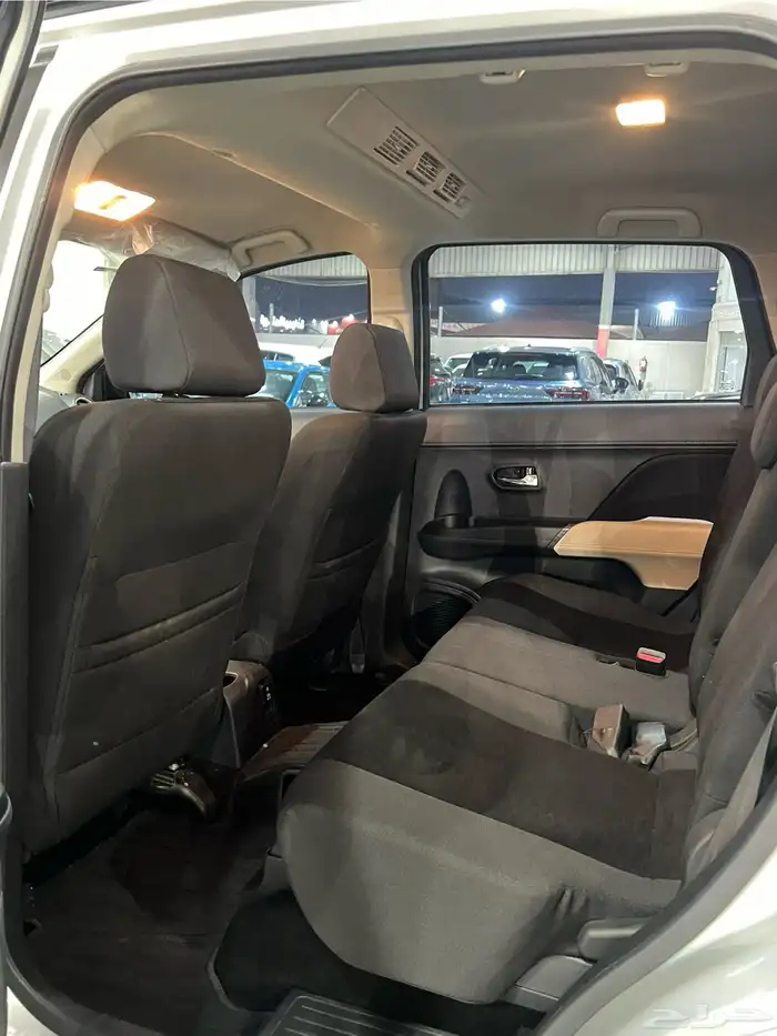 تويوتا راش 2023 فل كامل شبه جديد ( الوكيل عبداللطيف جميل ) 8