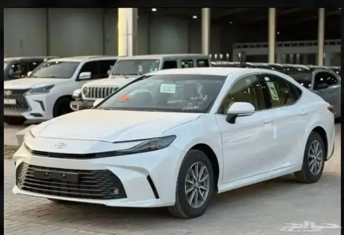 كامري 2025 E استاندرد مطور بنزين لون ابيض 0