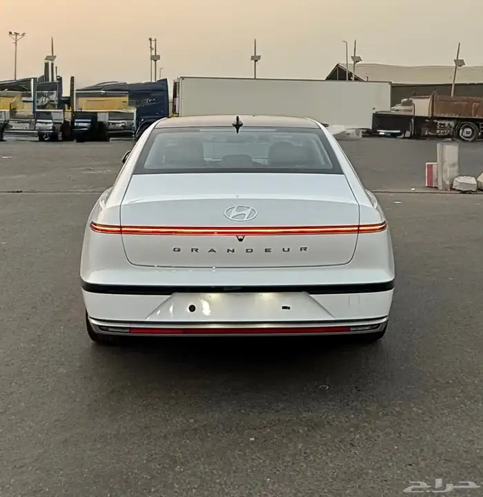 هونداي ازيرا 2023 ( بنزين ) فل كامل شبه جديدة للبيع 4