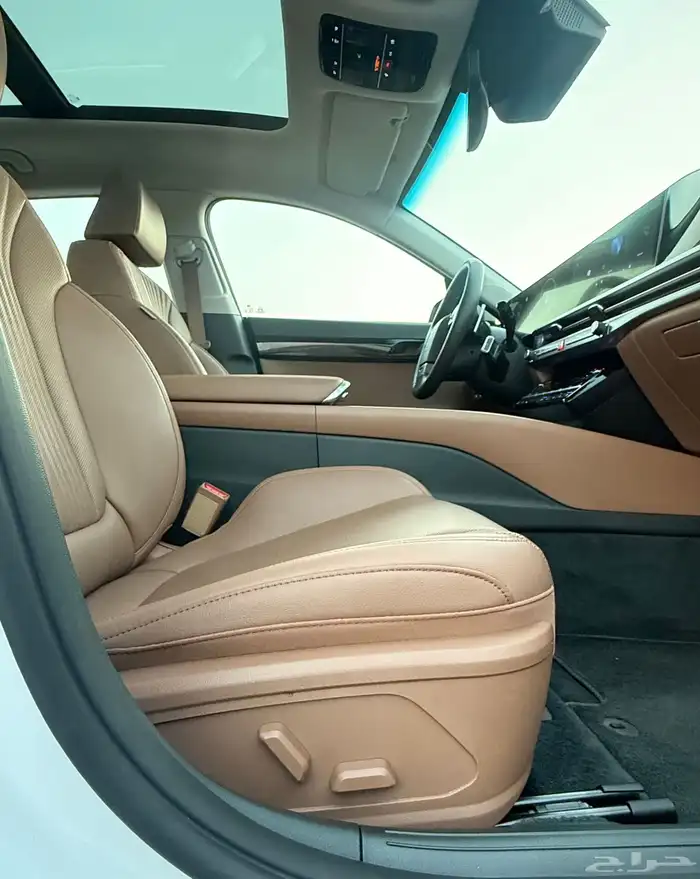 هونداي ازيرا 2023 ( بنزين ) فل كامل شبه جديدة للبيع 11