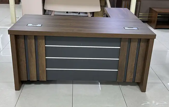 مكاتب ادراية فخمة جميع المقاسات 55