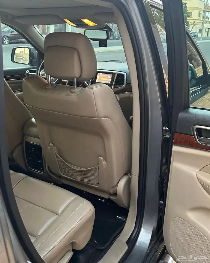 جيب جراند شيروكي 2013 12