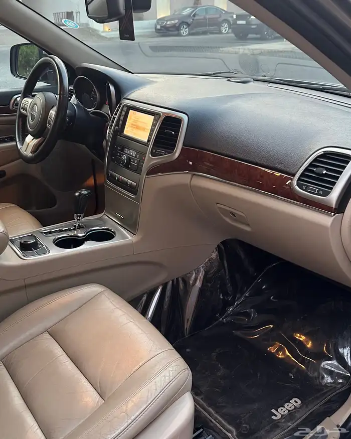 جيب جراند شيروكي 2013 11