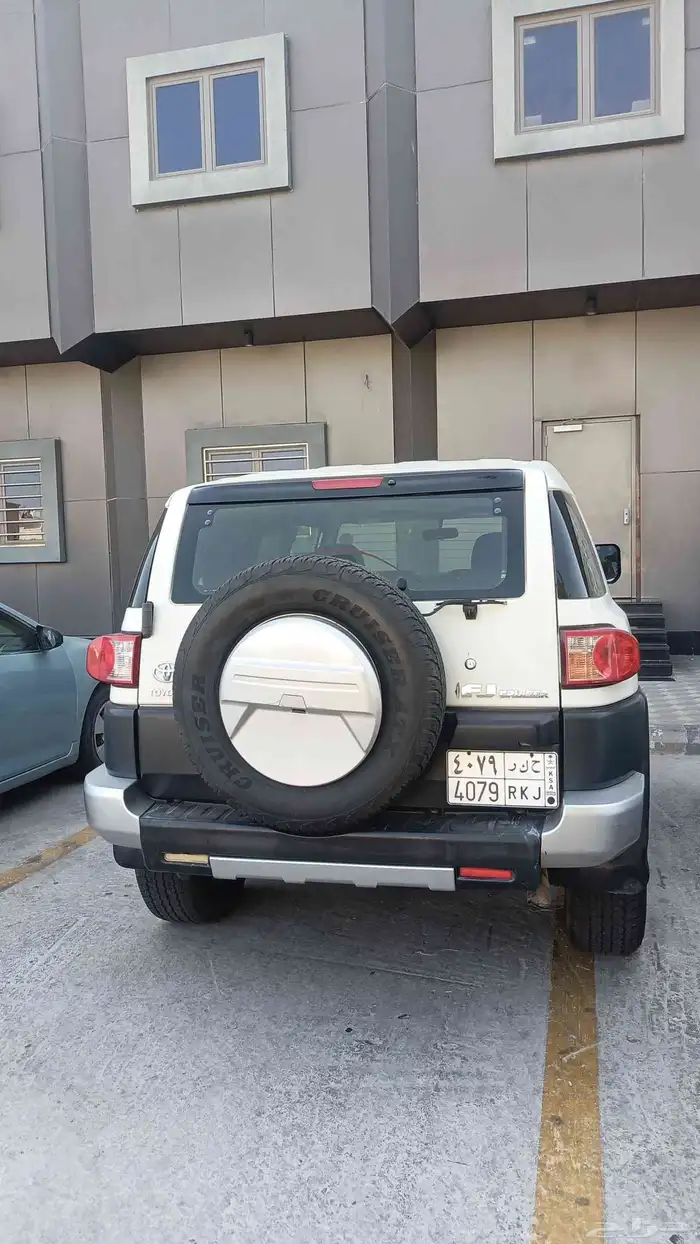 Toyota FJ Cruiser model 2015 Very good condition air conditi 5