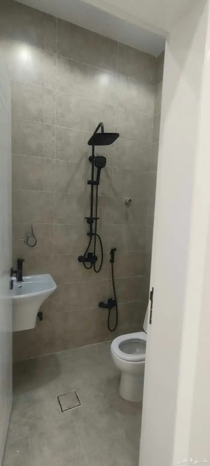 للبيع شقق ارضية بايكة سيارة مطله علي شارعين موقع مميز 21