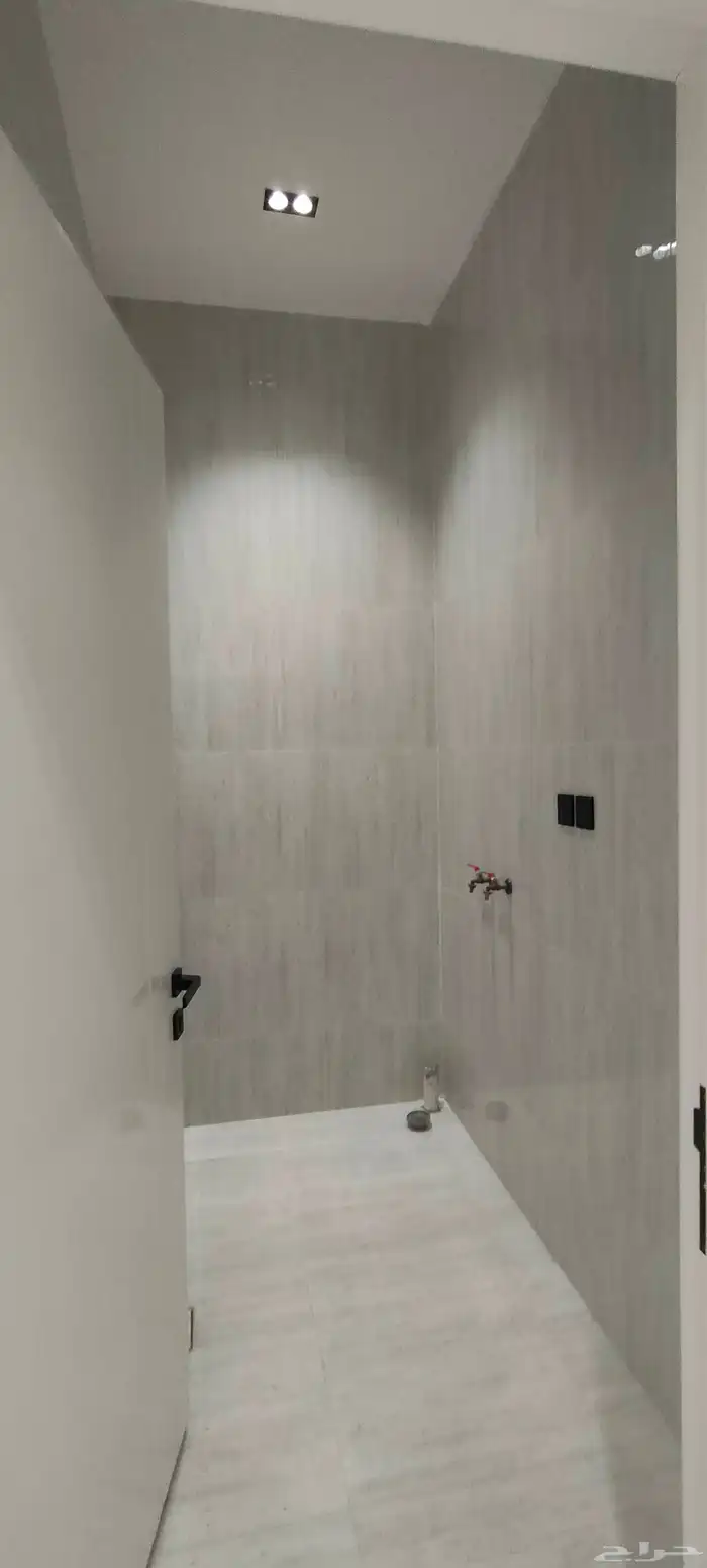 للبيع شقق ارضية وارواف علويه موقع مميز واسعار مناسبة 9