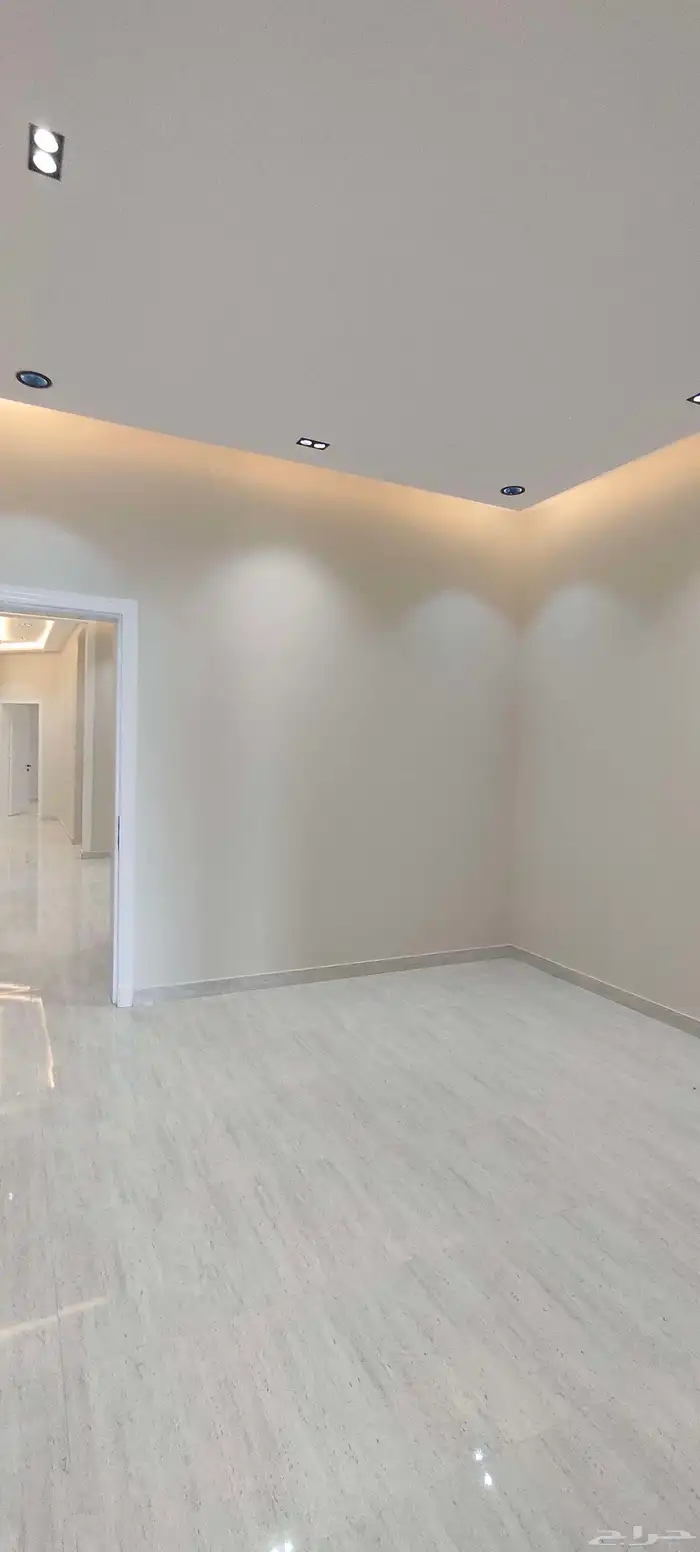 للبيع شقق ارضية وارواف علويه موقع مميز واسعار مناسبة 8