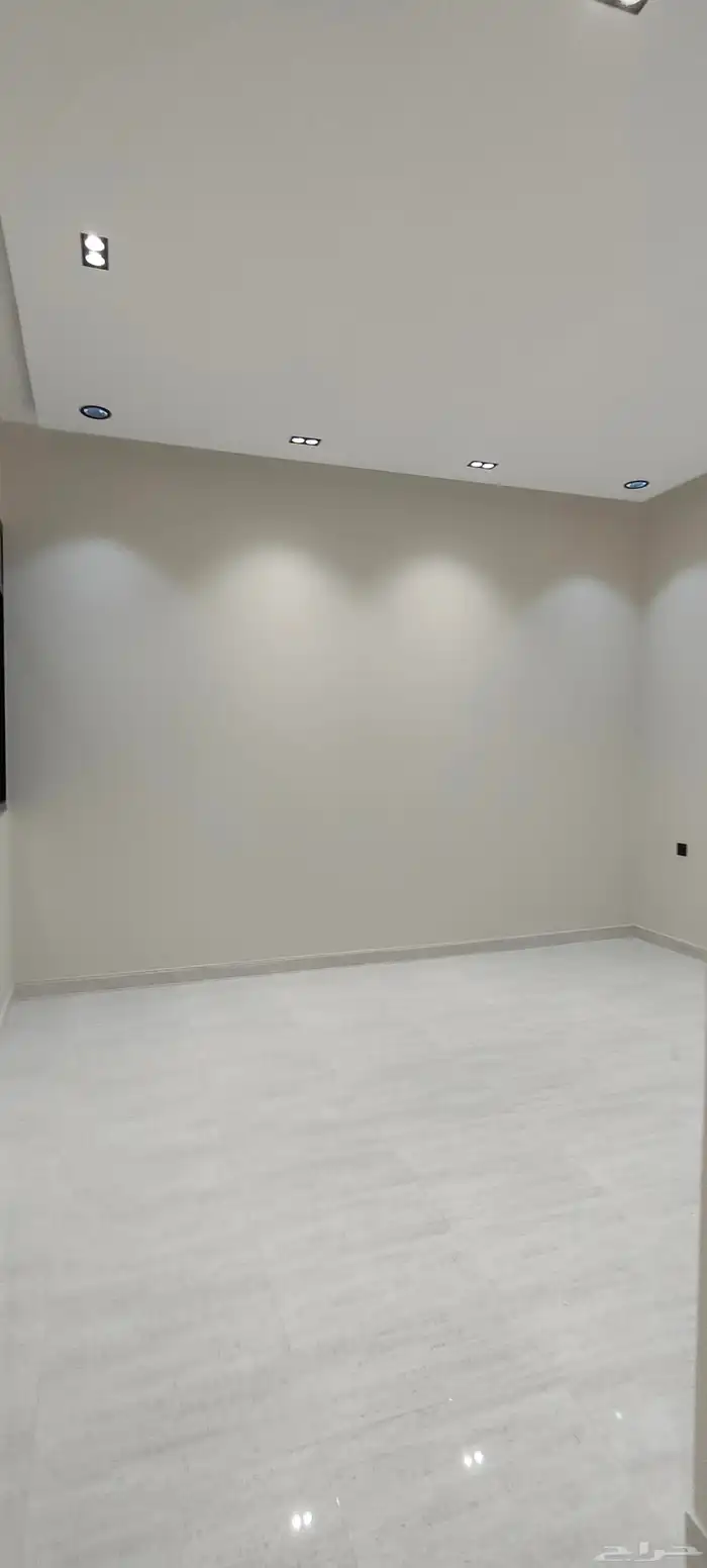 للبيع شقق ارضية وارواف علويه موقع مميز واسعار مناسبة 17