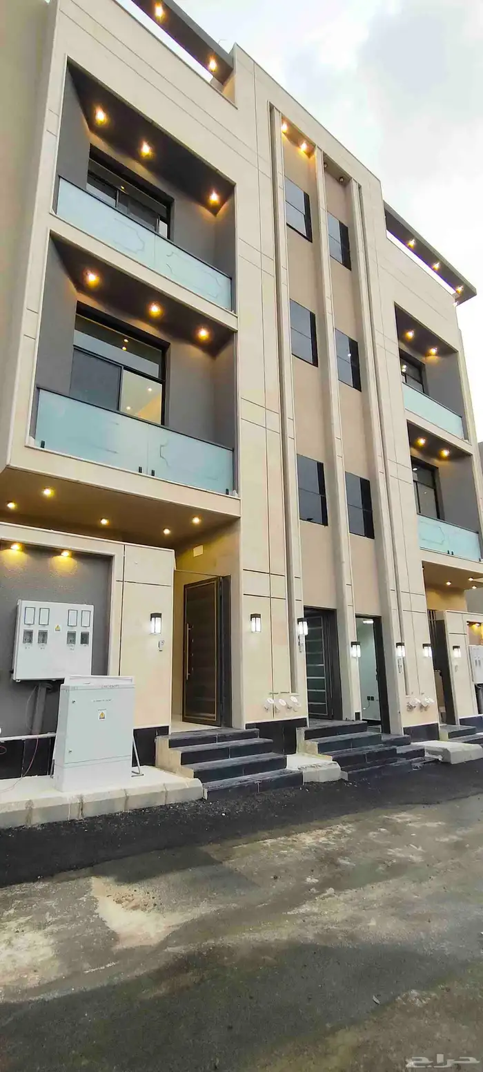 للبيع شقق ارضية بايكة سيارة مطله علي شارعين موقع مميز 1