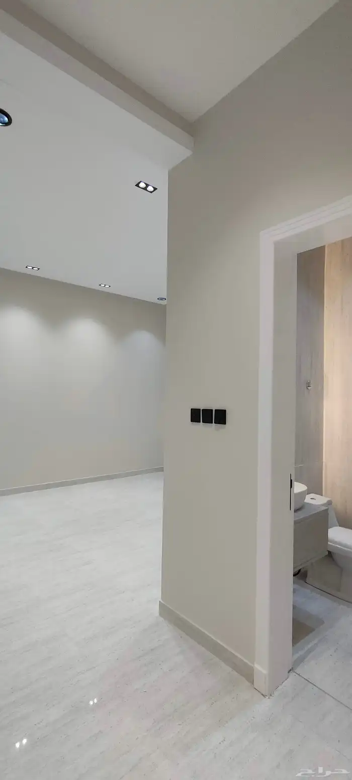 للبيع شقق ارضية وارواف علويه موقع مميز واسعار مناسبة 20