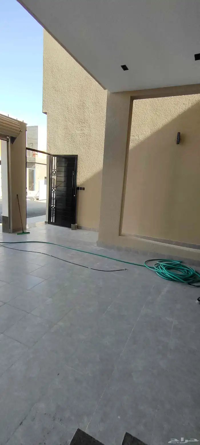 للبيع شقق ارضية وارواف علويه موقع مميز واسعار مناسبة 5