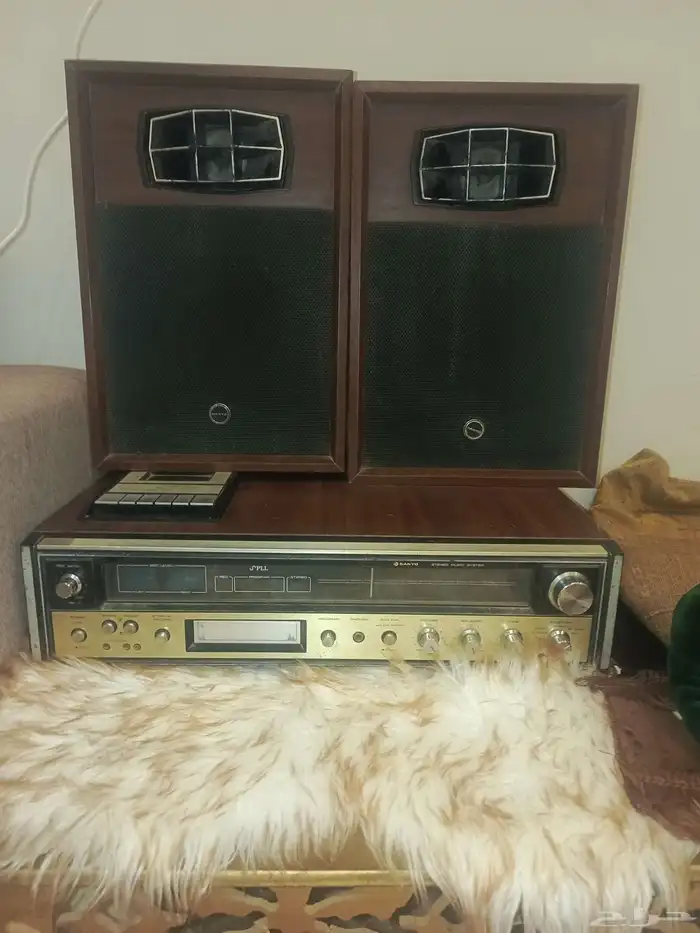 مسجل قديم وراديو 2