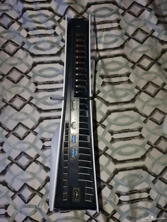 سوني5 سليم بمدخل اشرطه بجميع الاسلاك وقيور اليد مغناطيسية 3