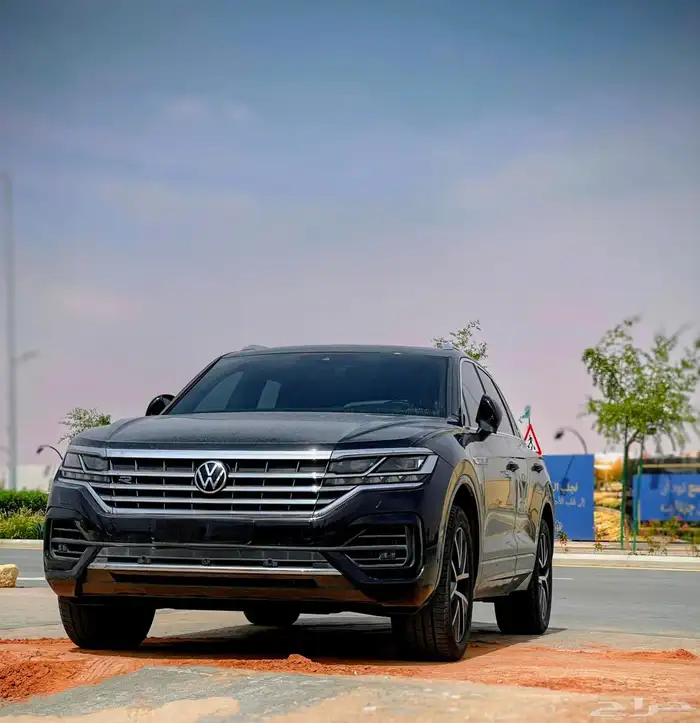 جيب طوارق فولكس واجن أسود R-line 2022 Touareg Volkswagen SUV 21