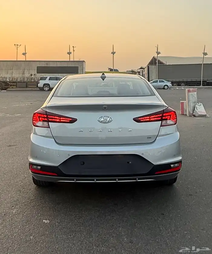 هونداي النترا 2020 ( بنزين ) فل كامل بدون فتحه سقف للبيع 4