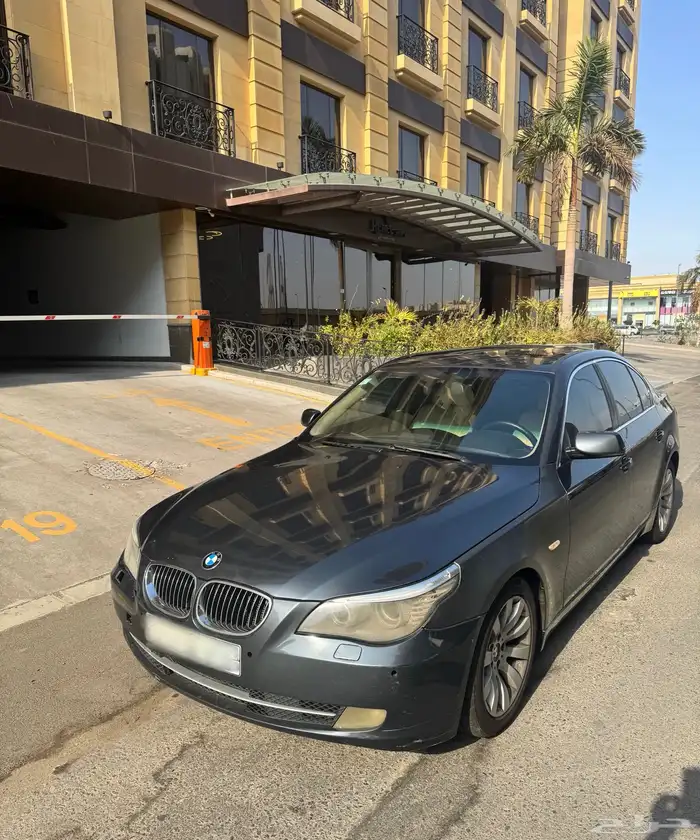 سيارة BMW 523i الفئة الخامسة موديل 2008 0