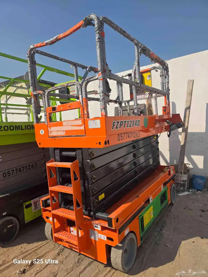 سيزرلفت للايجار مانلفت للايجار رافعه مقصيه للايجار سقالات 3