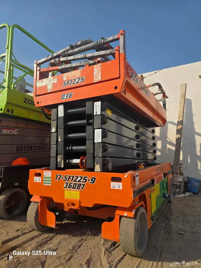 سيزرلفت للايجار مانلفت للايجار رافعه مقصيه للايجار سقالات 7