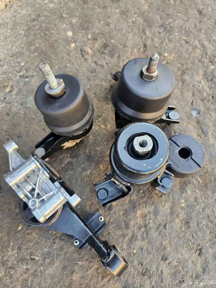 قطع غيار كامري 2012-2017 مساعدات و كراسي و مقصات و عكوس 0