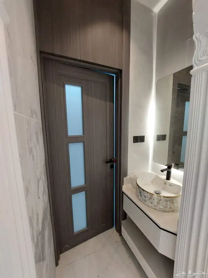 للبيع ملحق تمليك حي احد جديد 6غرف وصالة و2سطح خاص 12