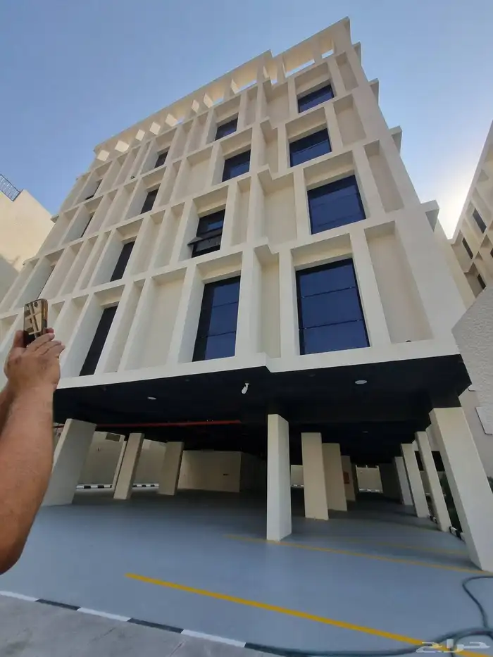 تفصيل واجهات زجاج استركشر سكريت دبل درايش نوافذ غرف المنيوم 0