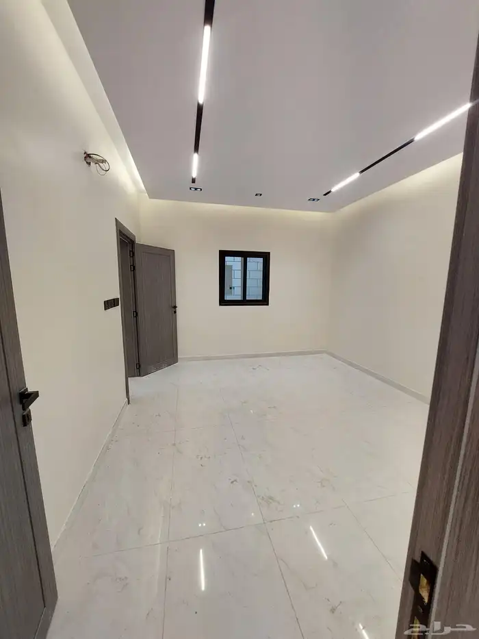 للبيع ملحق تمليك حي احد جديد 6غرف وصالة و2سطح خاص 10