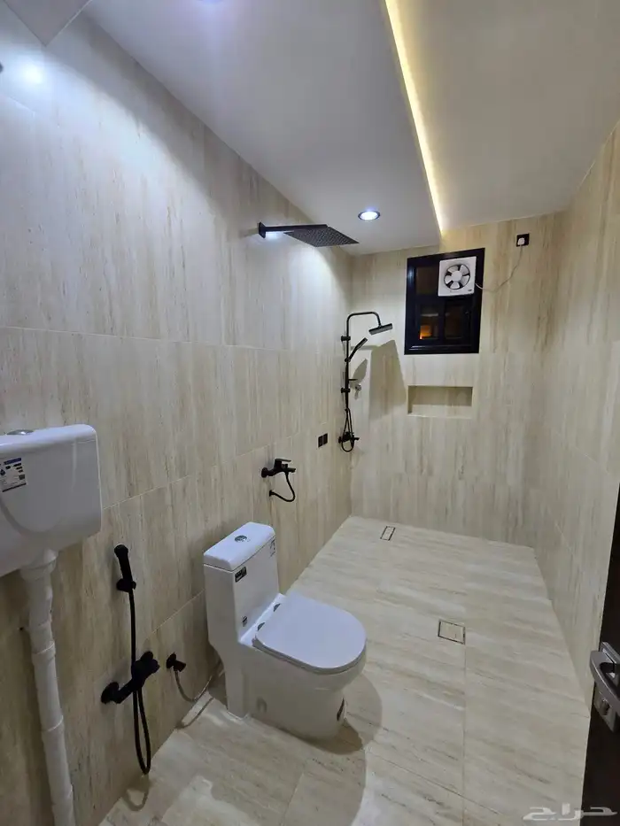 للبيع عماره مكونه من شقتين مستقلين 650 الف للشقه 15