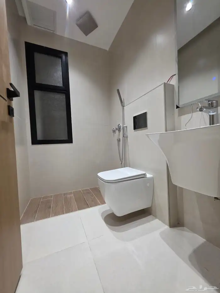 شقةتمليك 3غرف اماميةموقع استثنائي شارعين امام الجامع والممشى 5