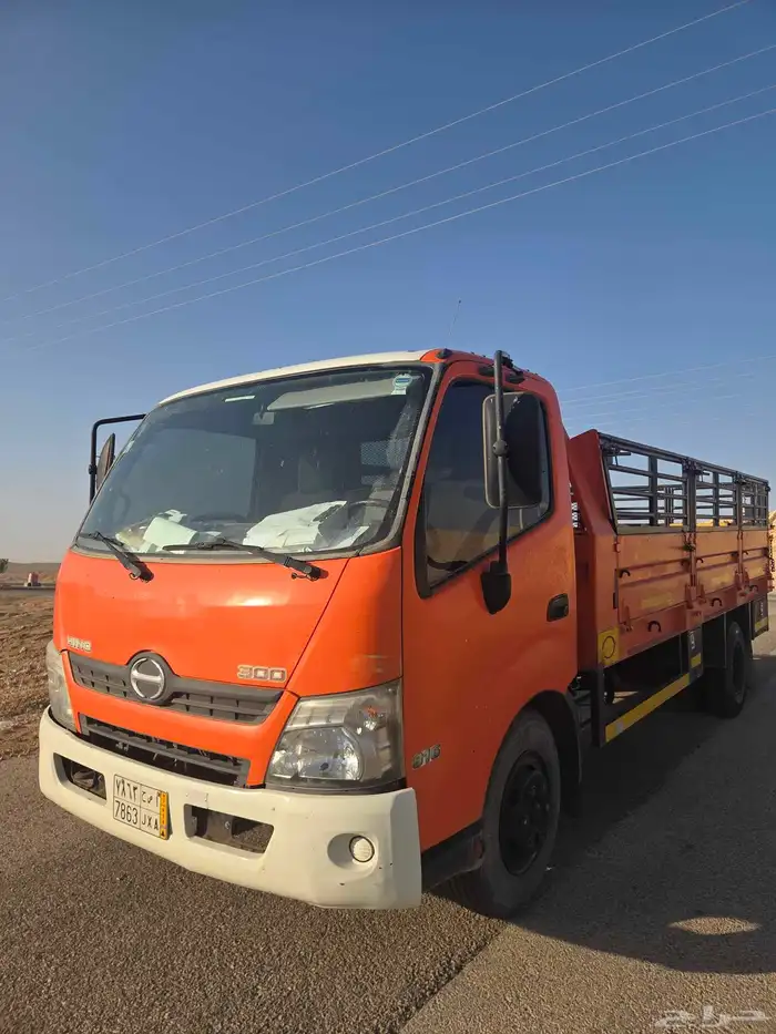 للبيع دنه هينو 2014 عداد 9000 كيلو 0