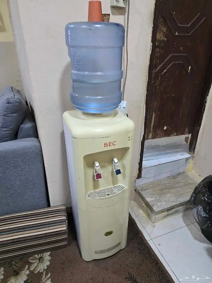 كنب مع مكيف مع براد ماي 2