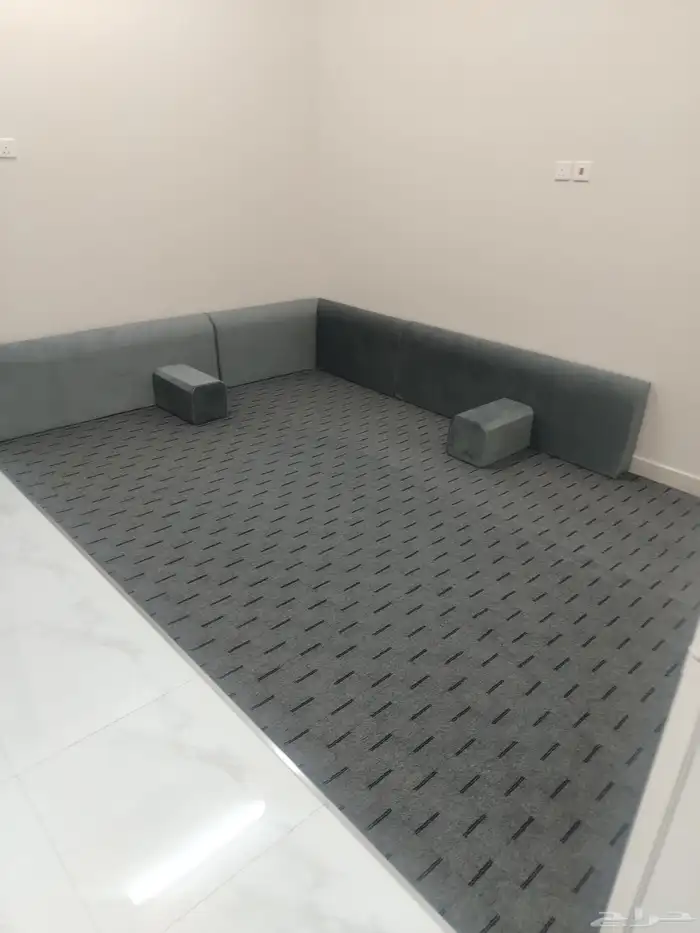 يوجد شقق للايجار عزاب وشقق عوائل مفروش وبلاط النعيريه حي الر 8