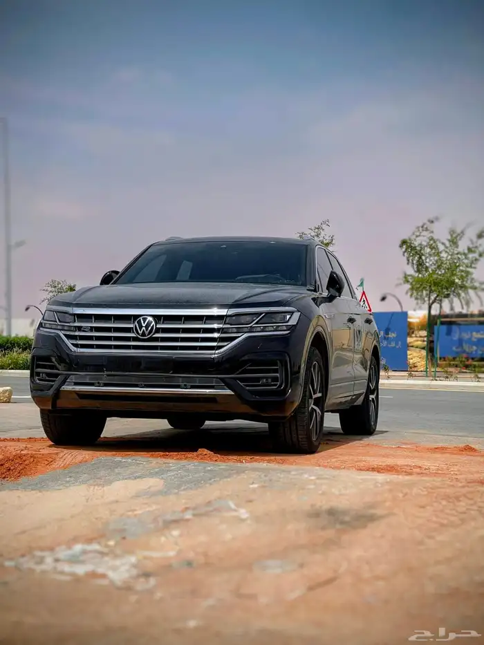 جيب طوارق فولكس واجن أسود R-line 2022 Touareg Volkswagen SUV 20