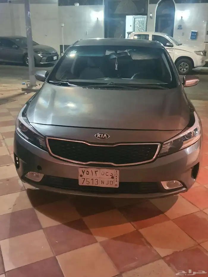 سيراتو 2017 نظيفة عداد 250 الف ارجو قرات الإعلان تمام .. 0