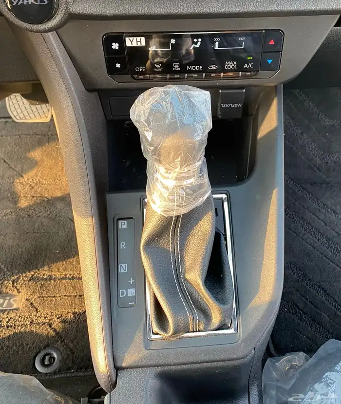 تويتا يارس2024 ممشي 11 الف y plus 20