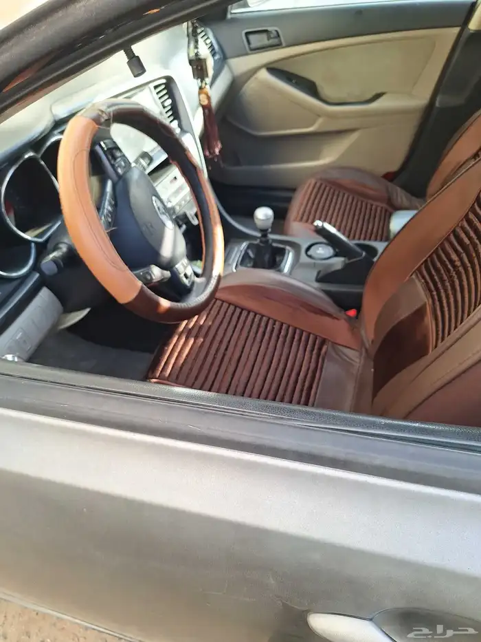 عندي سياره كيا اوبتيما موديل 2011 قير عادي 1