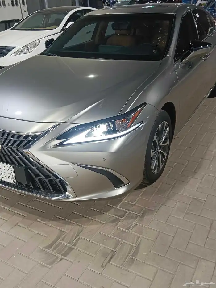 لكزس ES350 موديل 2025 1