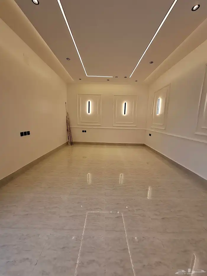 ادوار ارضيه للبيع حي بدر الشفا 700الف مع مشب 8