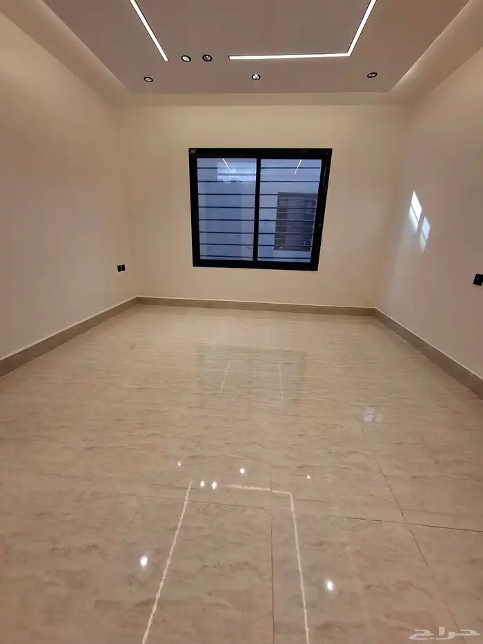 ادوار ارضيه للبيع حي بدر الشفا 700الف مع مشب 3