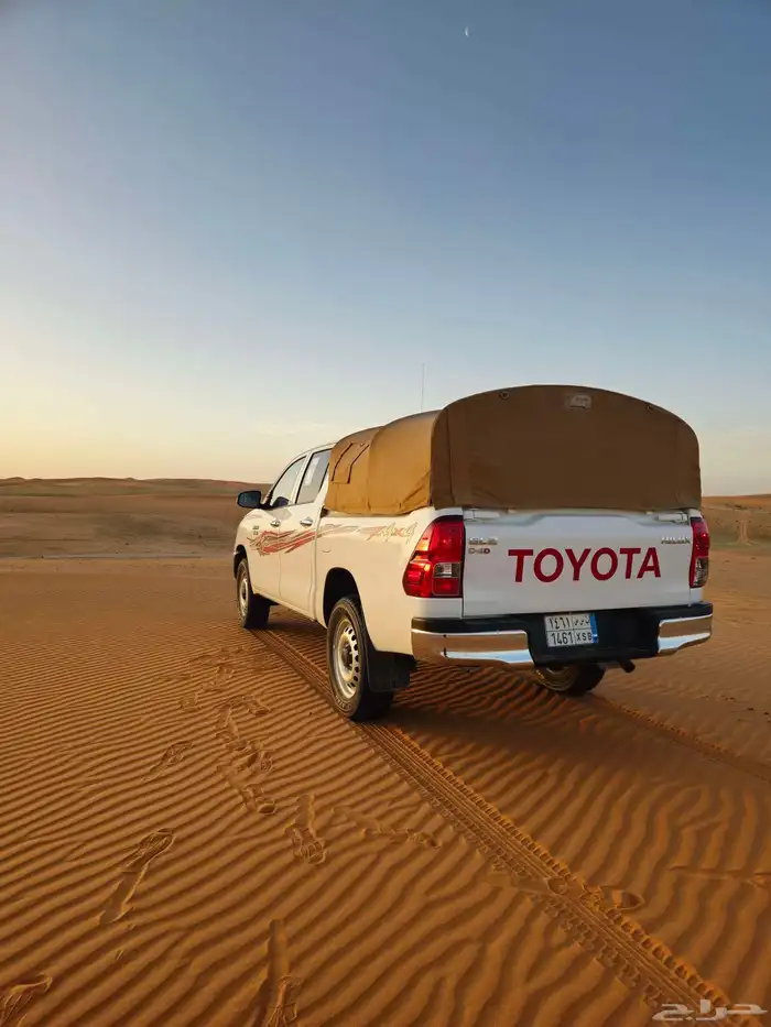 عقرب هايلوكس غمارتين مع طبق وشراع 2