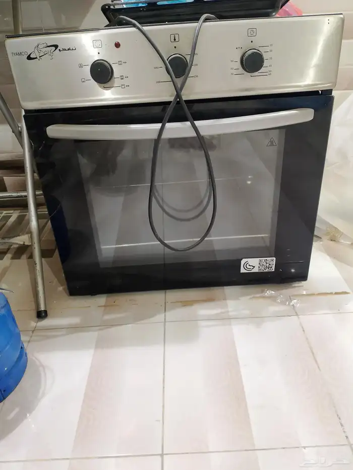 فرن نظيف جدا مع كامل أغراضه للبيع بسبب النقل ع السوم 0