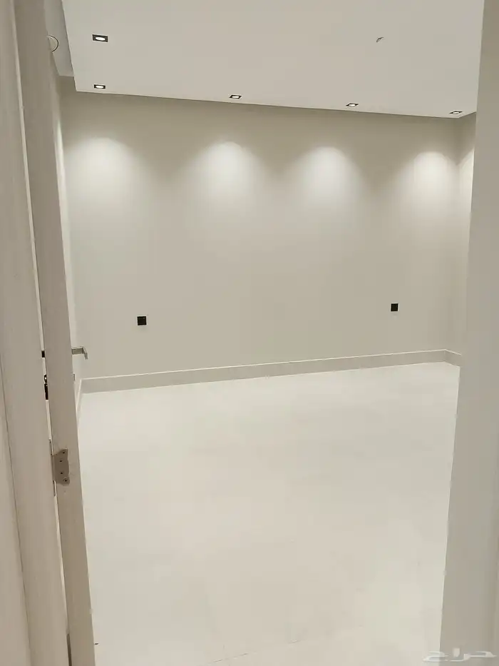 للبيع شقه تمليك ارضيه حي احد بالدمام جديد6 غرف وصاله 690 الف 10