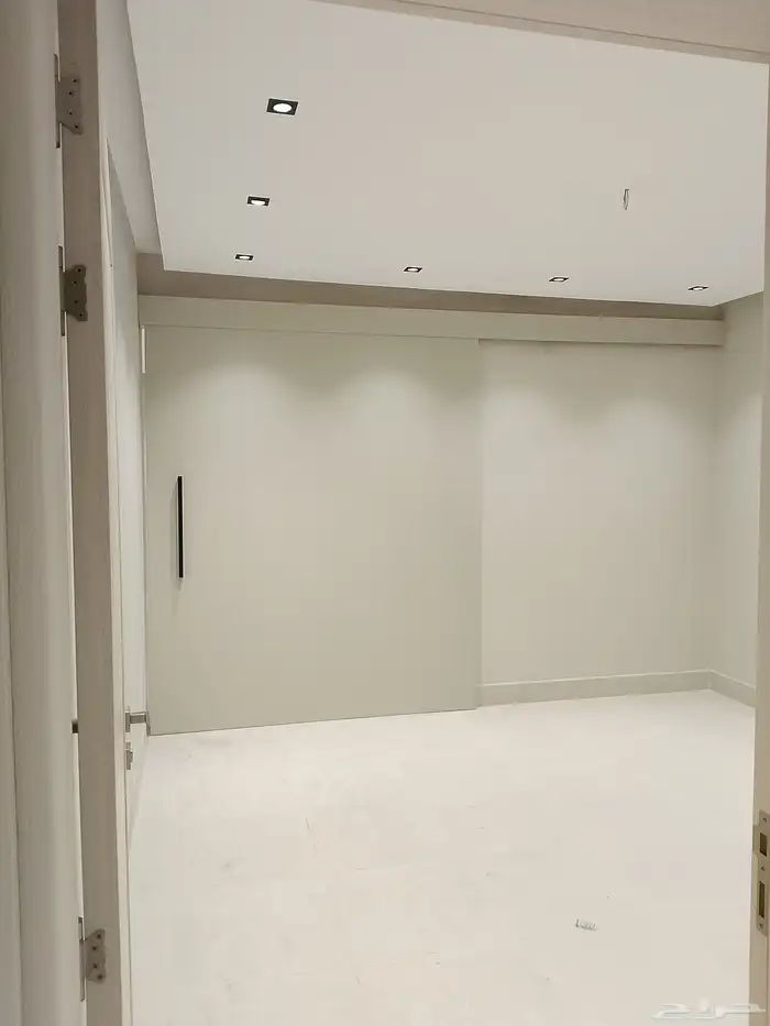 للبيع شقه تمليك ارضيه حي احد بالدمام جديد6 غرف وصاله 690 الف 3