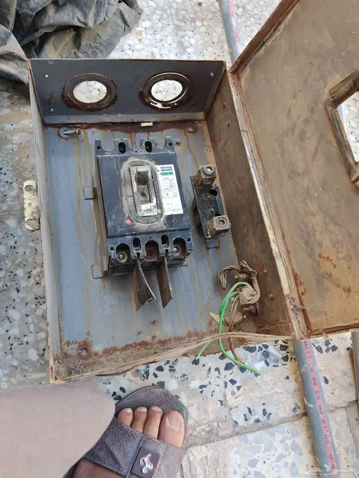 قاطع كهرباء للبيع 200 امبير على السوم. 0