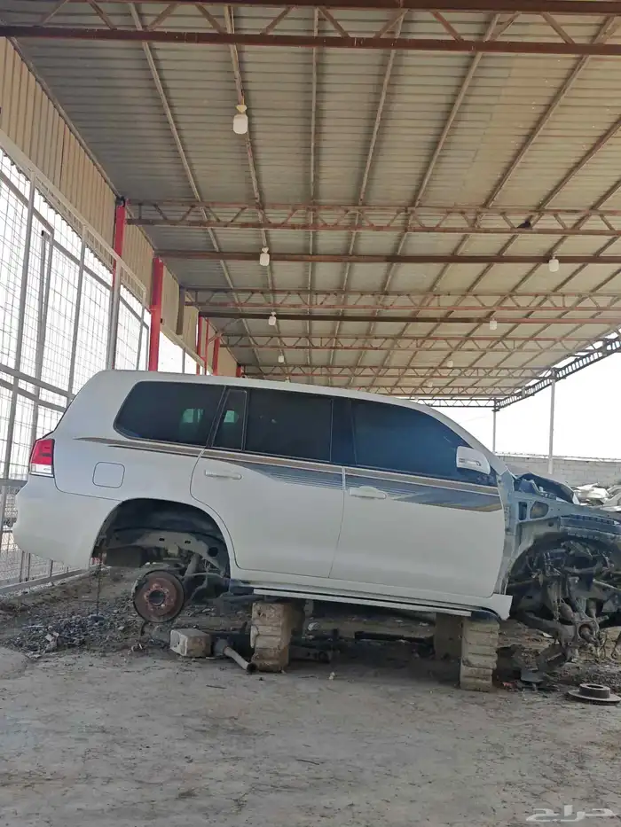 جكسار لاندكروزر 2016 تشليح قطع غيار 0