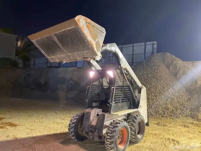 بوبكات الايجار شيول صغير 2