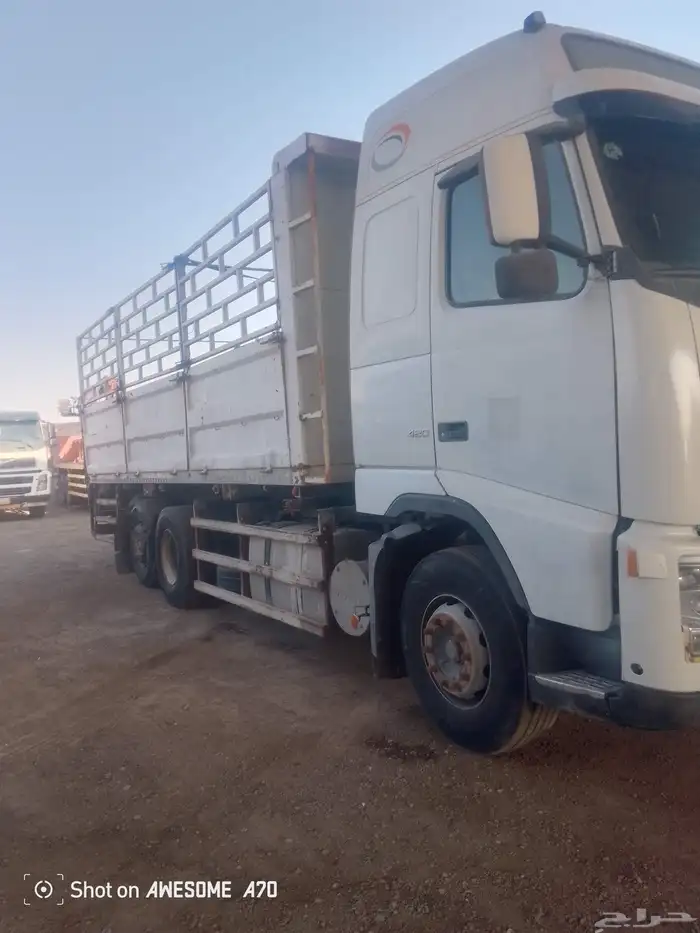 شاحنة مسكس فولفو 2004 ممشي 980 الف متوفرة بمعرض موتر الشرق 1