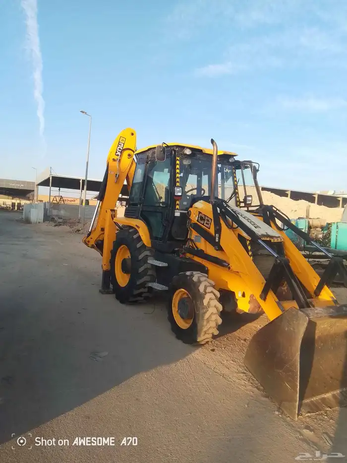 جي سي بي للايجار بشهر ولايوميه دقاق وبكت موديل 2017 1