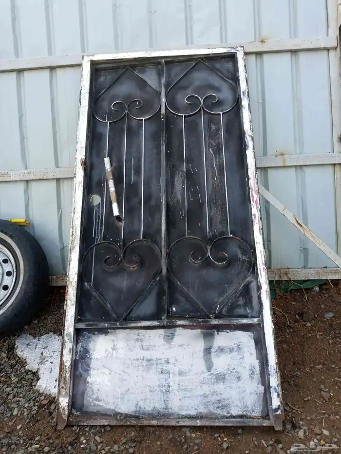 باب حديد وهنجر ثلاثه في اثنين 1