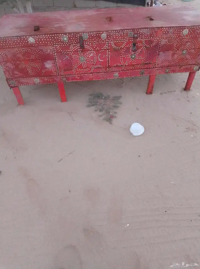 صندوق من التراث القديم لمحبين النوادر 0