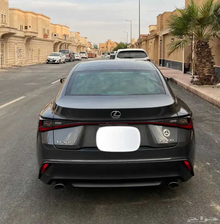 لكزس IS 2021 7